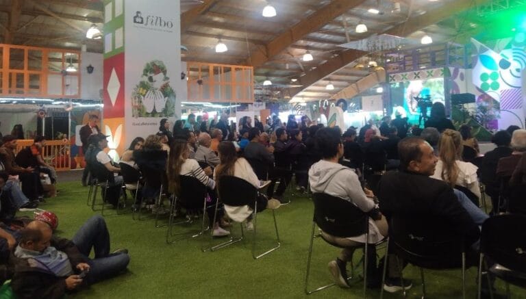 Fotografía del área profesional o ruedas de negocio de la FILBo / mesas de encuentros editoriales en Corferias.