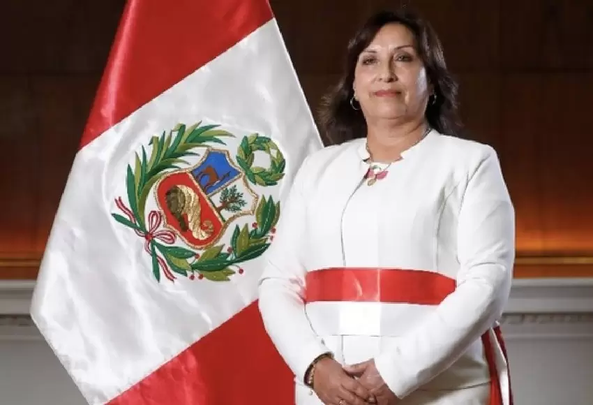 Dina Boluarte presidenta de Perú